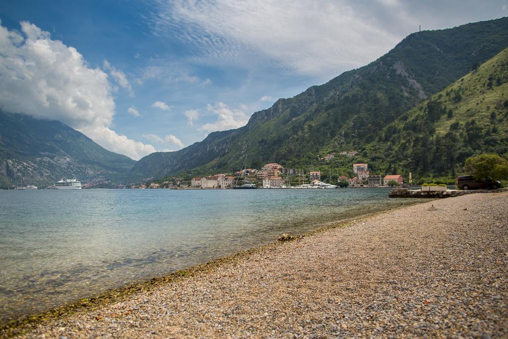 Apartment Bambo Tre Sorrele Kotor Exteriör bild