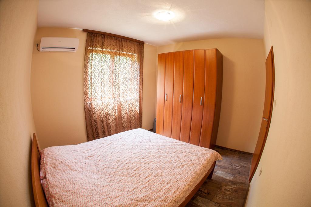 Apartment Bambo Tre Sorrele Kotor Exteriör bild
