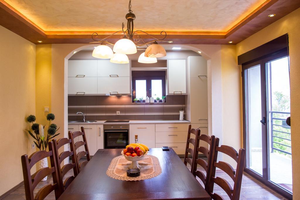 Apartment Bambo Tre Sorrele Kotor Exteriör bild